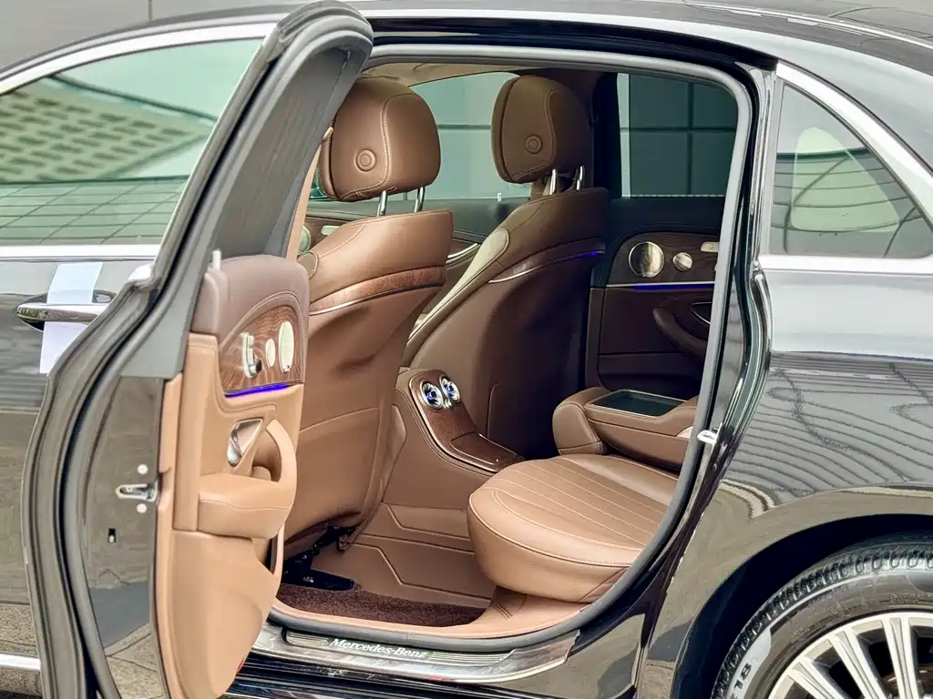 Mercedes-Benz E-Class — миниатюра 6