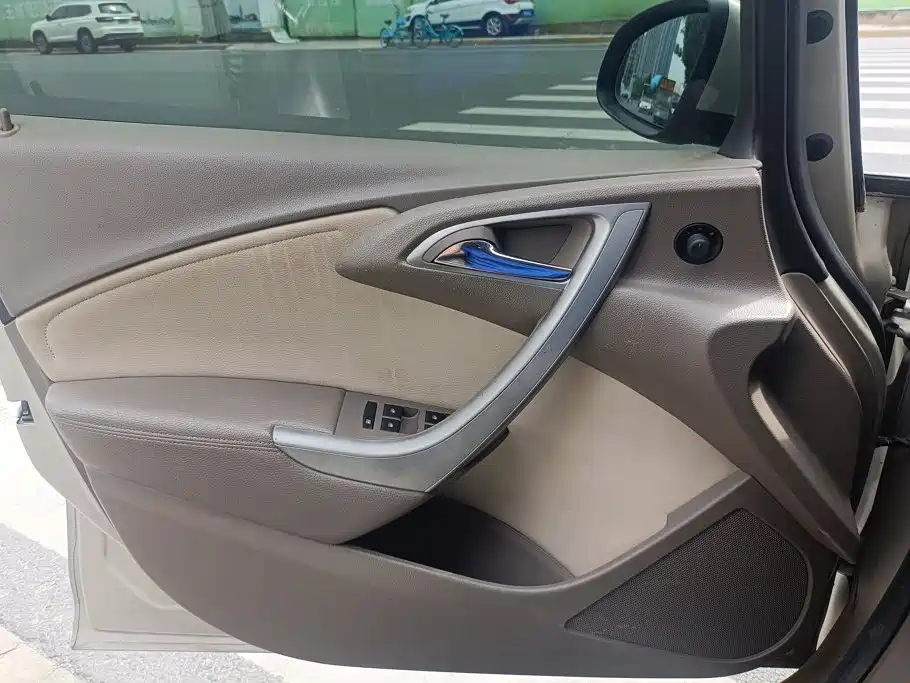Buick Excelle — миниатюра 7
