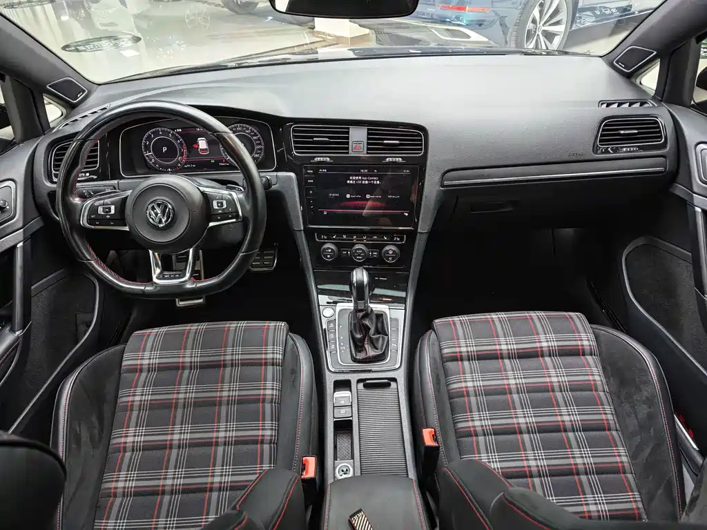 Volkswagen Golf GTI — миниатюра 8