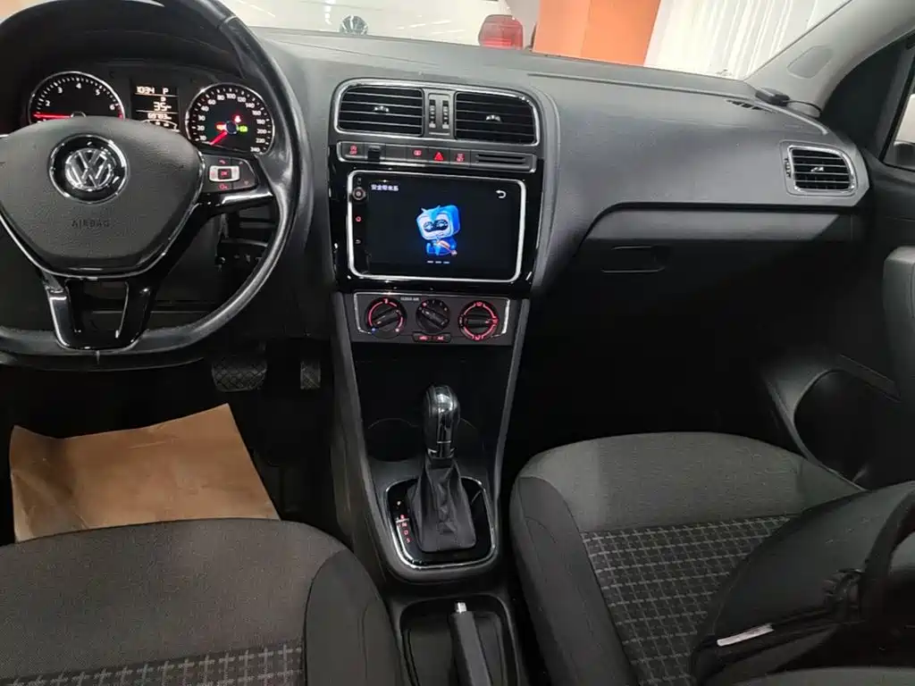 Volkswagen Polo — миниатюра 14