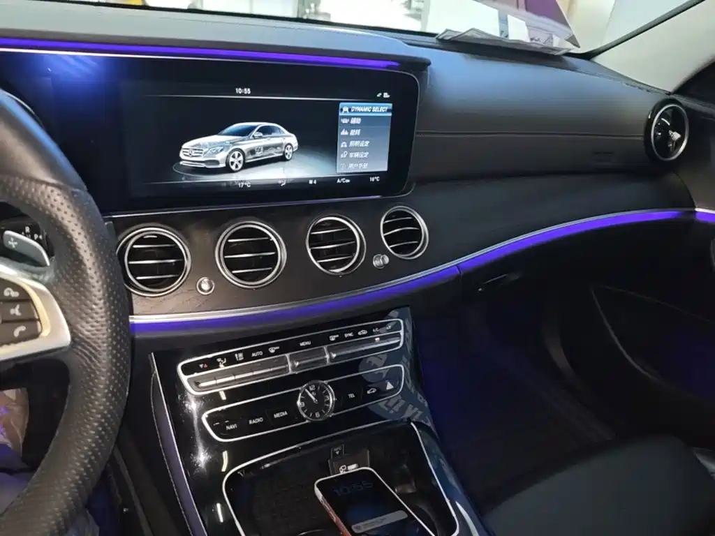 Mercedes-Benz E-Class — миниатюра 13