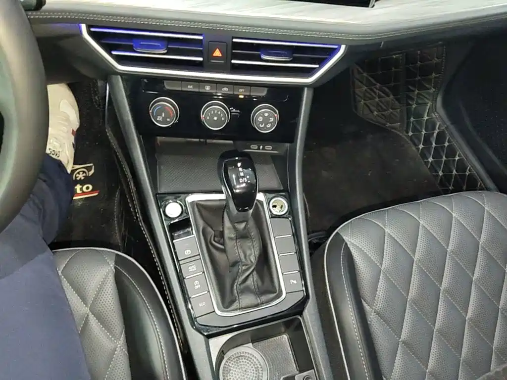 Volkswagen Sagitar — миниатюра 14