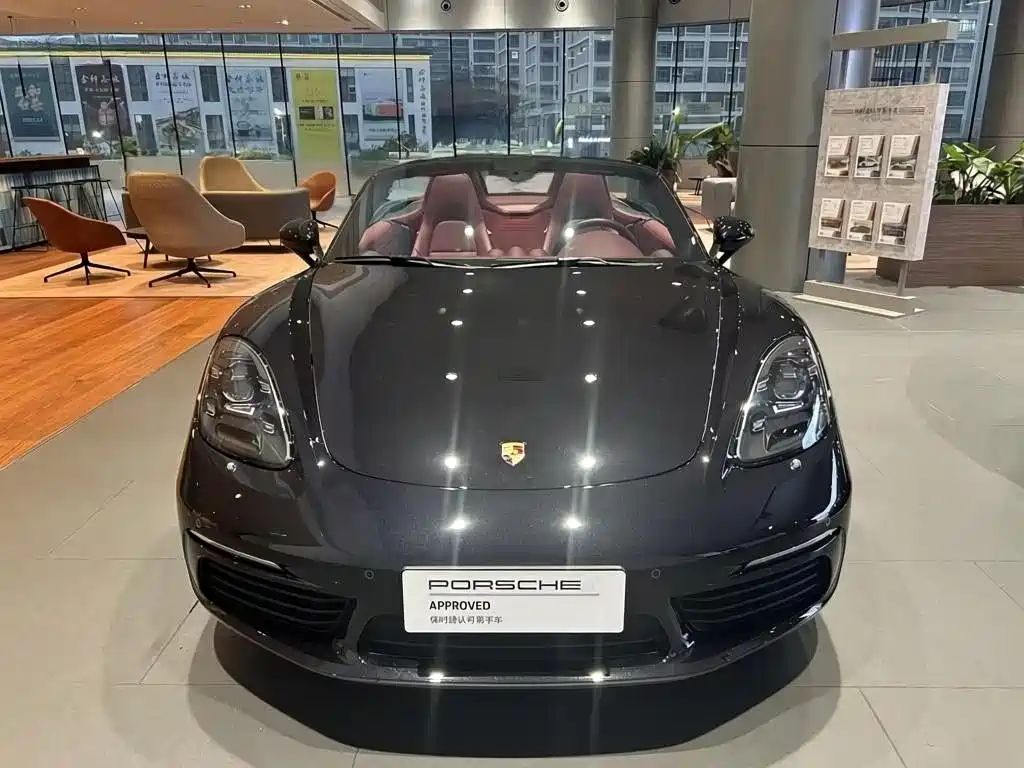 PORSCHE 718