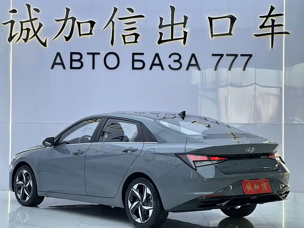 Hyundai Elantra — миниатюра 6
