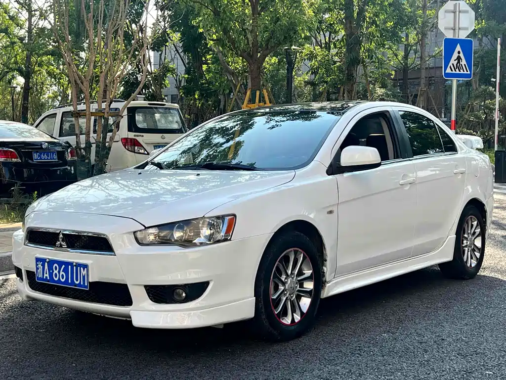 Mitsubishi Lancer EX