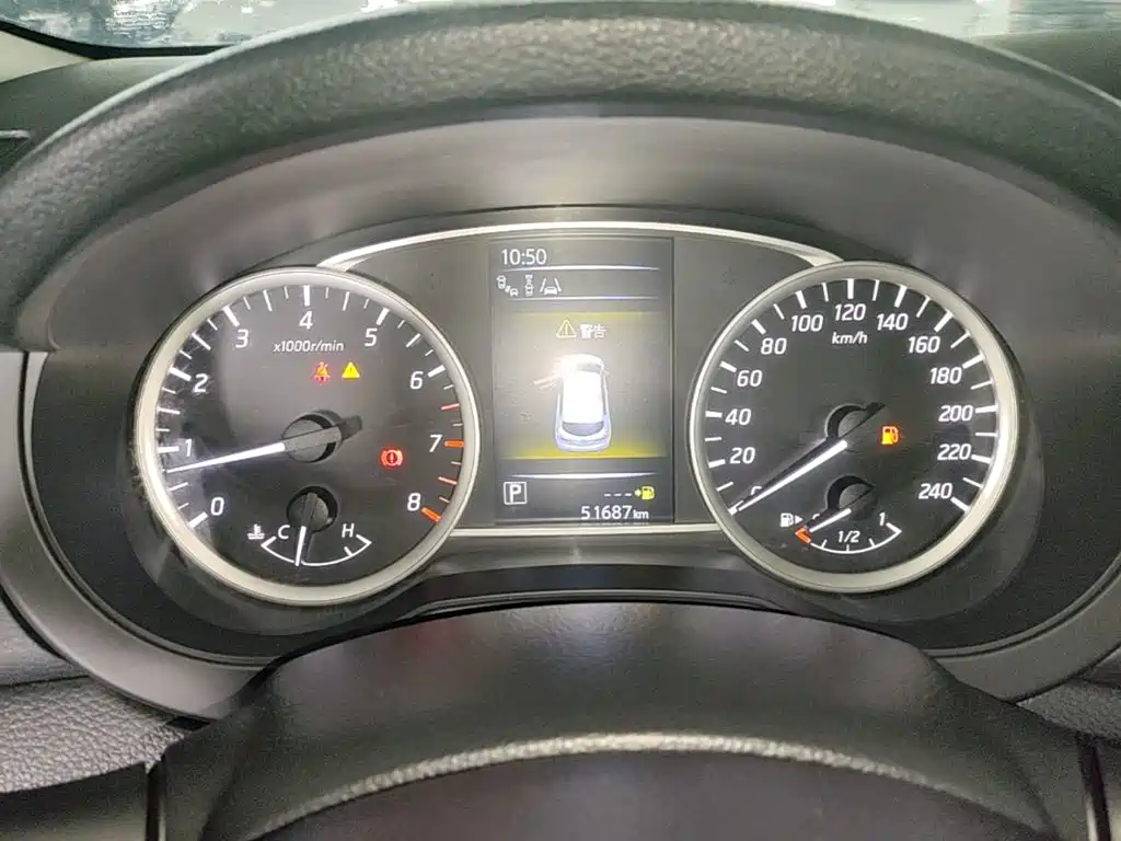 Nissan Tiida — миниатюра 12