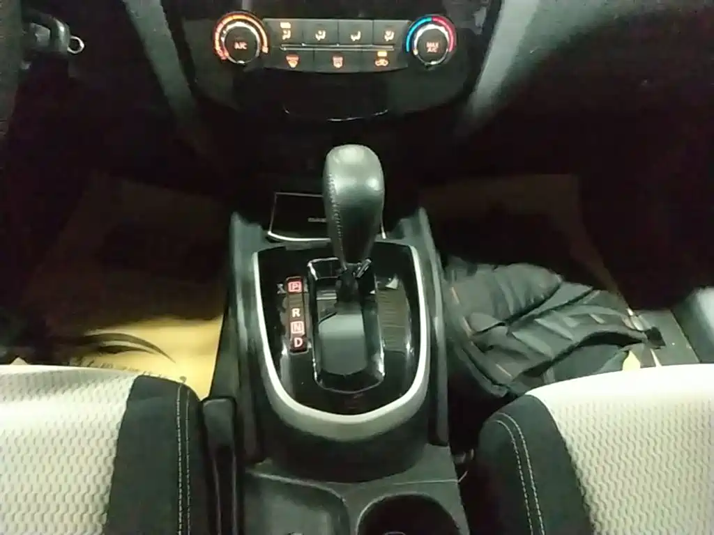 Nissan Qashqai — миниатюра 14