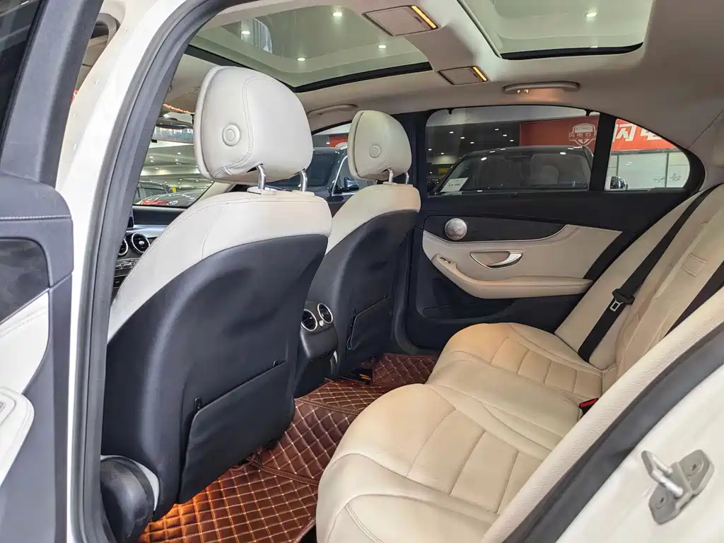 Mercedes-Benz C-Class — миниатюра 5