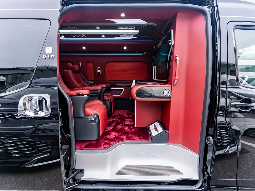 Toyota HiAce 2022 3.5L AT