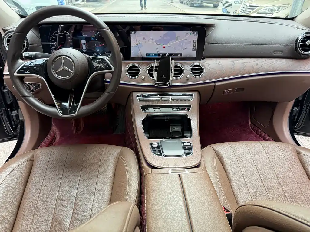 MERCEDES-BENZ E CLASS