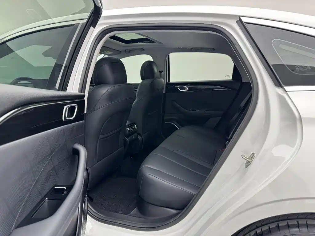 Geely Emgrand — миниатюра 18