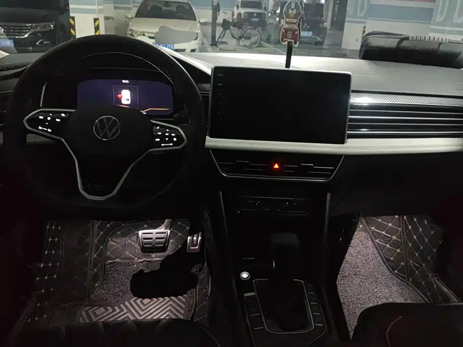 Volkswagen Tiguan L — миниатюра 12