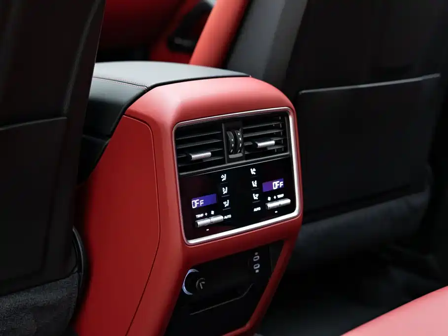 Porsche Cayenne Hybrid — миниатюра 12