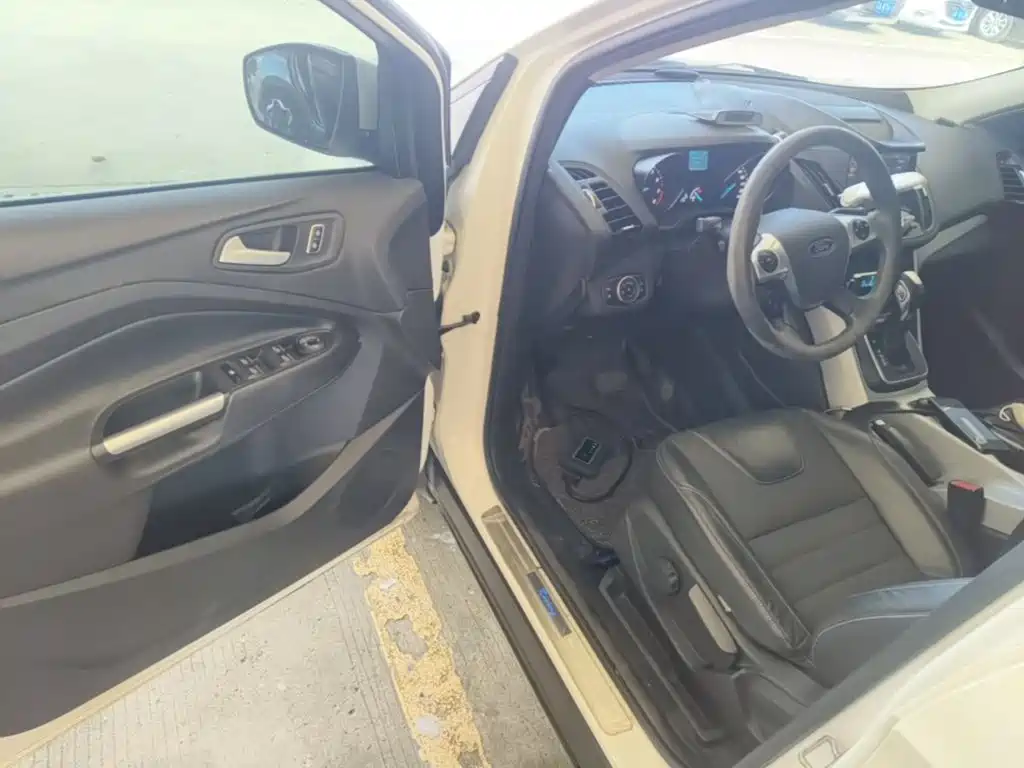Ford Kuga — миниатюра 16