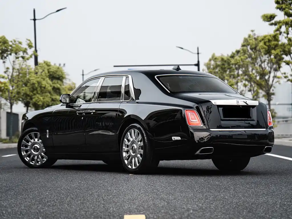 Rolls-Royce Phantom — миниатюра 4