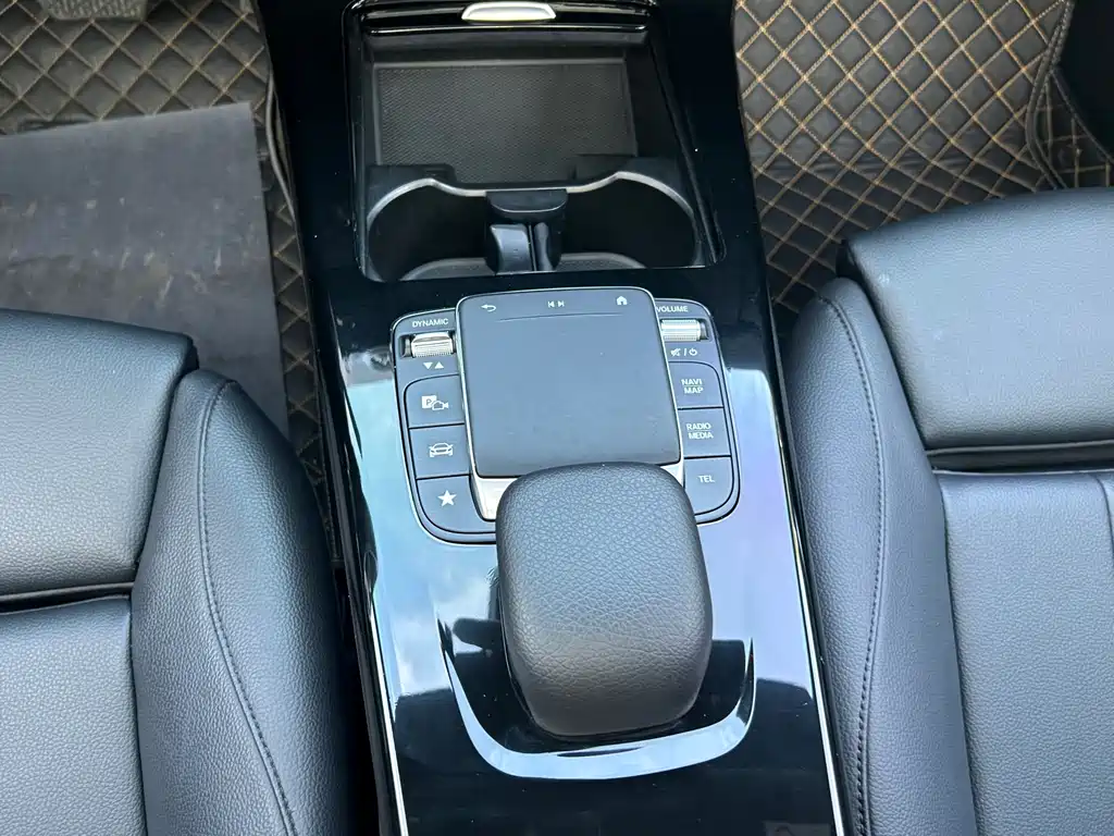 Mercedes-Benz A-Class — миниатюра 6