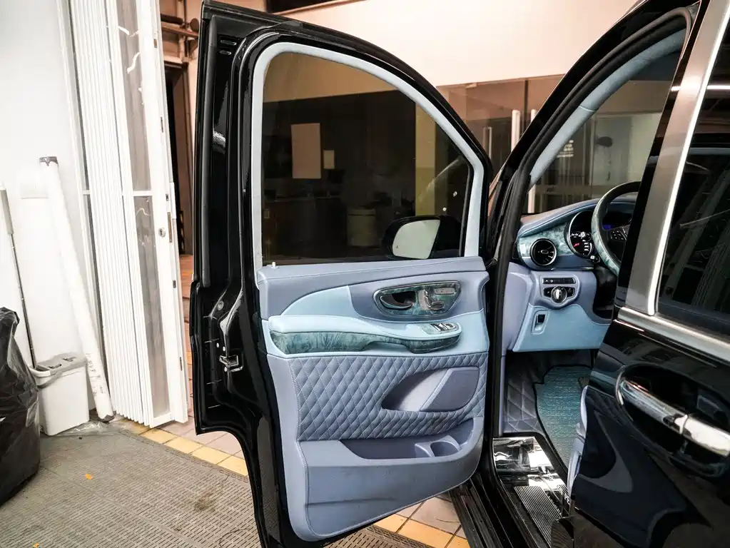 MERCEDES-BENZ V CLASS