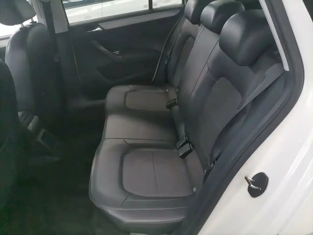 Skoda Rapid Spaceback — миниатюра 17