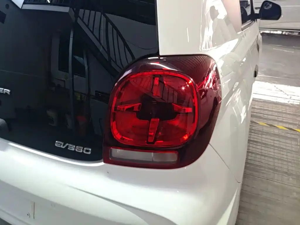 Roewe Clever — миниатюра 8