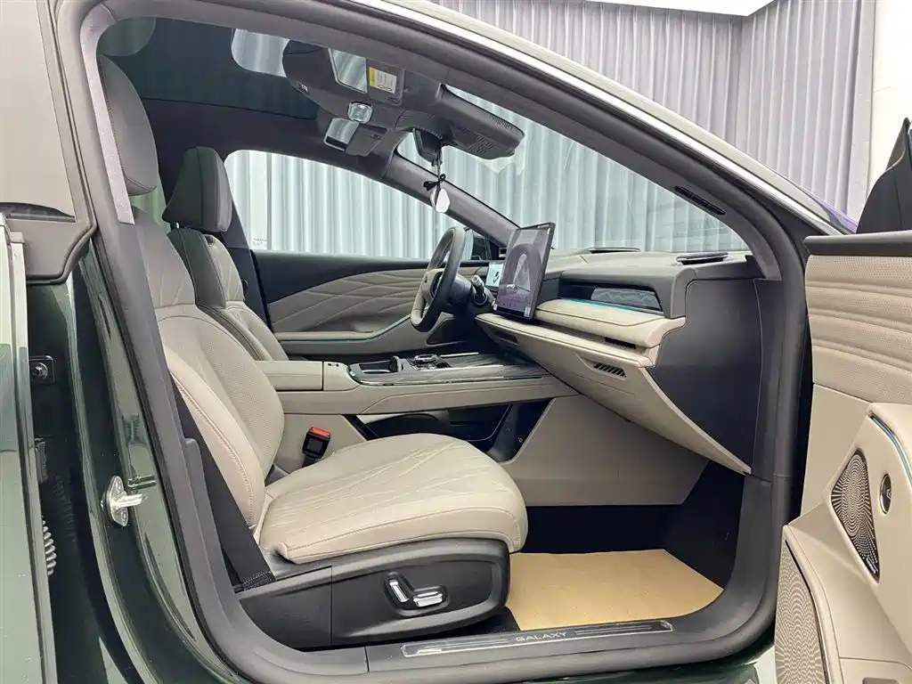 Geely Galaxy Xingyao 8 130km EM-P Star Ship Edition, фото 20