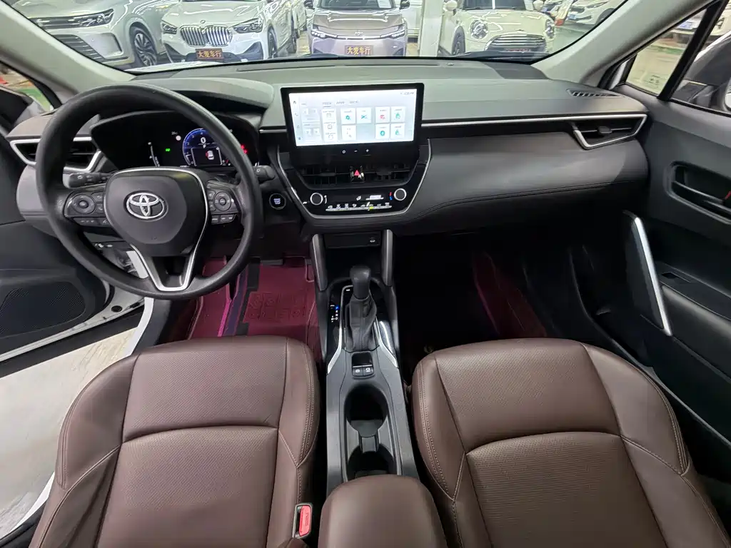 Toyota Frontlander 2023 2.0L CVT Lead