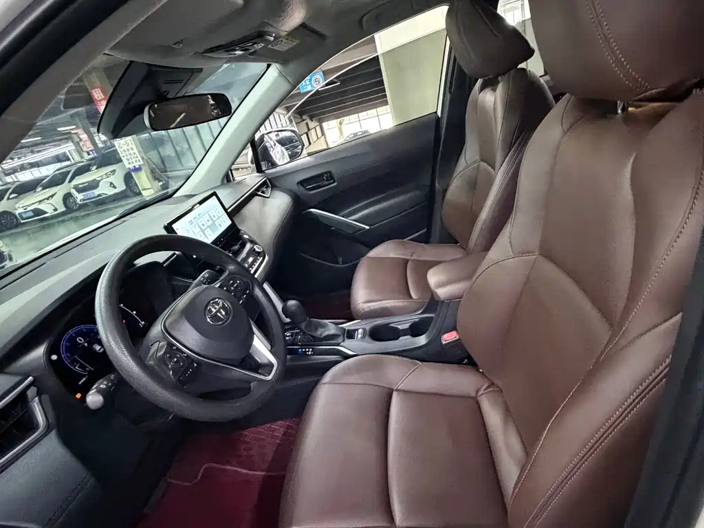 Toyota Frontlander 2023 2.0L CVT Lead