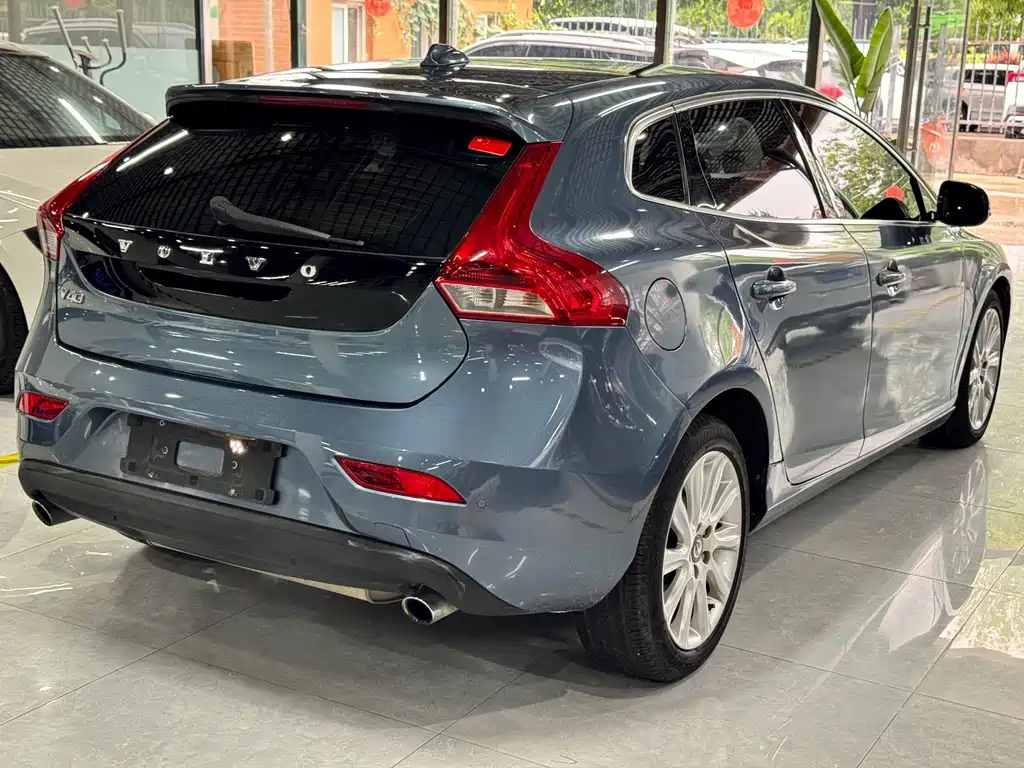 Volvo V40 — миниатюра 6