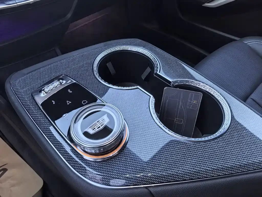 Cadillac IQ — миниатюра 16