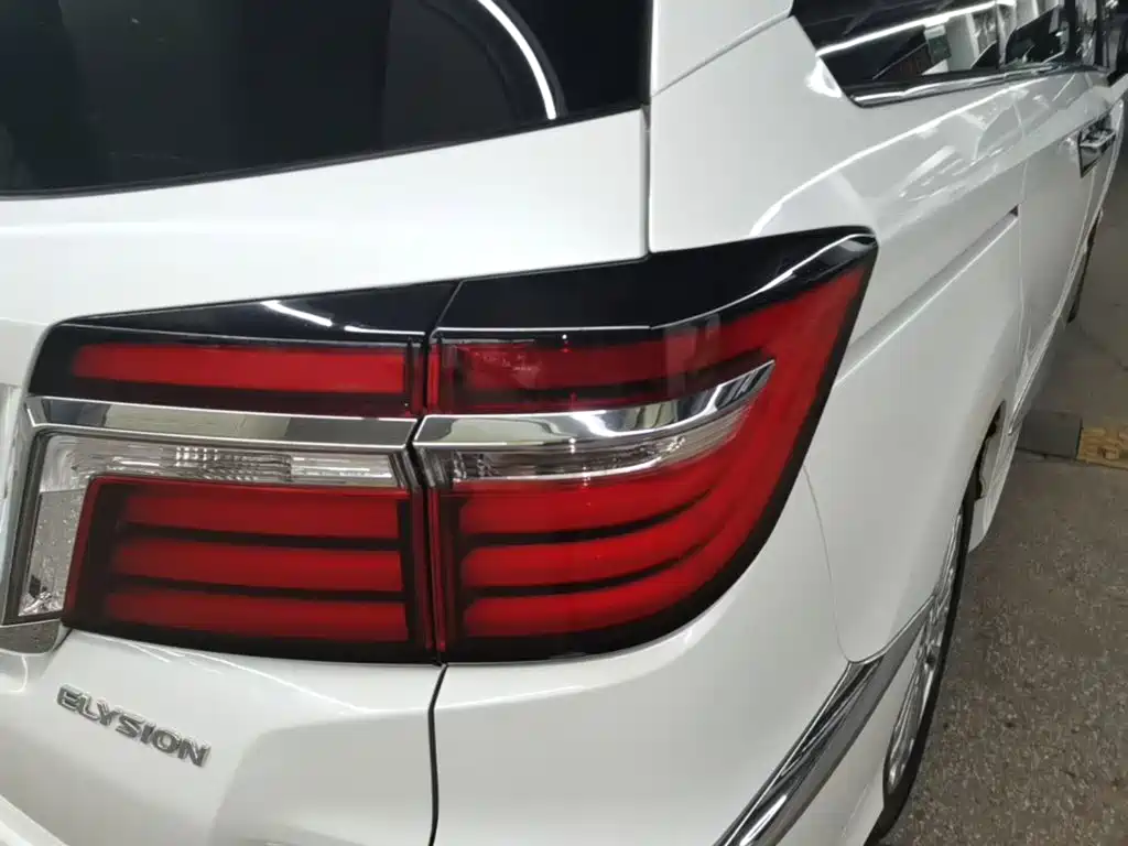 Honda Elysion — миниатюра 8