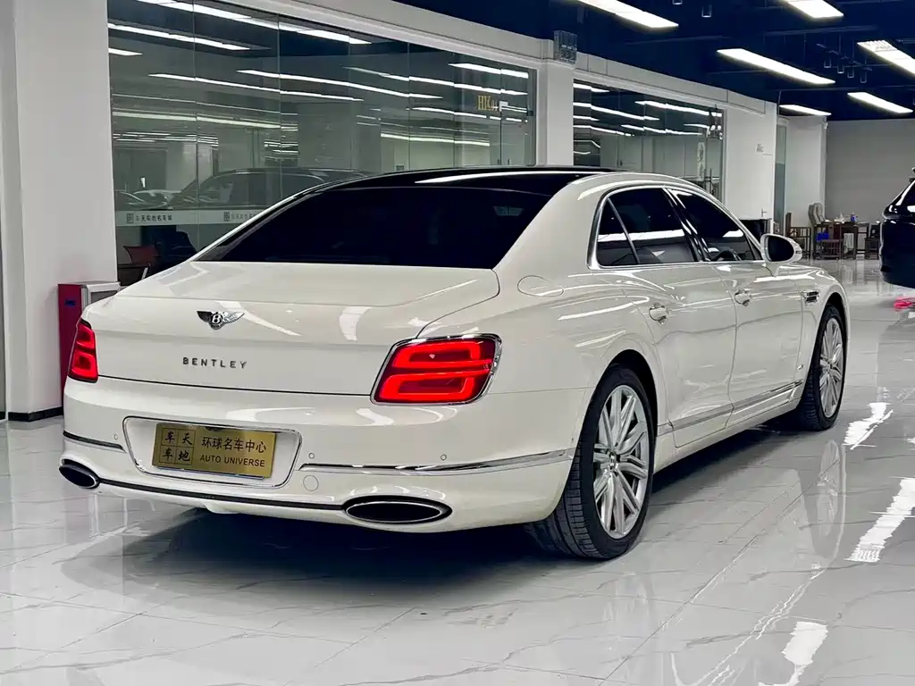 Bentley Flying Spur — миниатюра 7