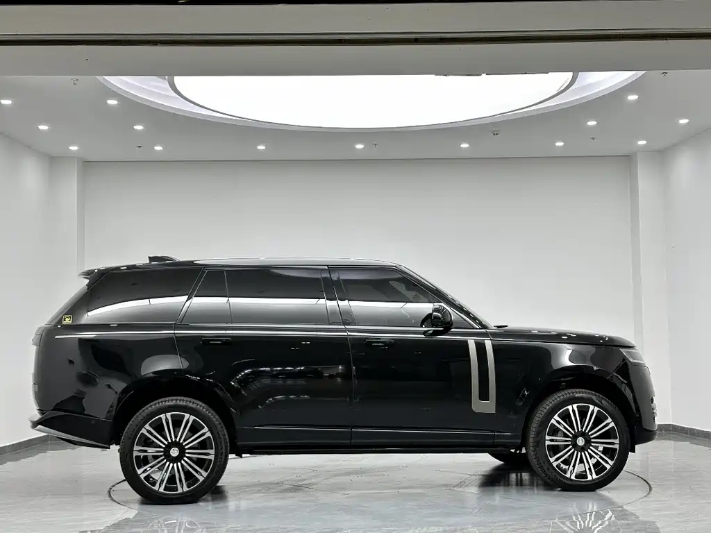 Land Rover Range Rover 2023 3.0 L6 400PS Long Wheelbase