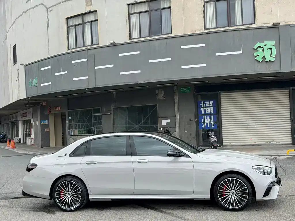 Mercedes-Benz E-Class — миниатюра 3