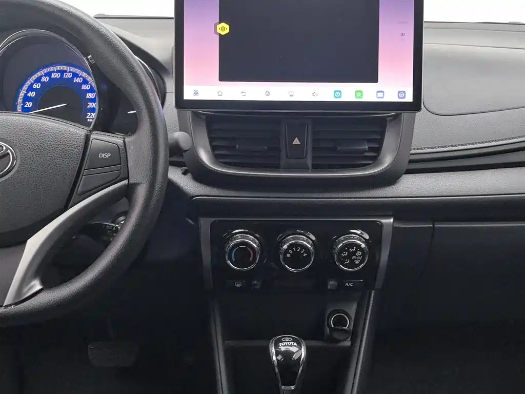 TOYOTA YARIS L TO ENJOY