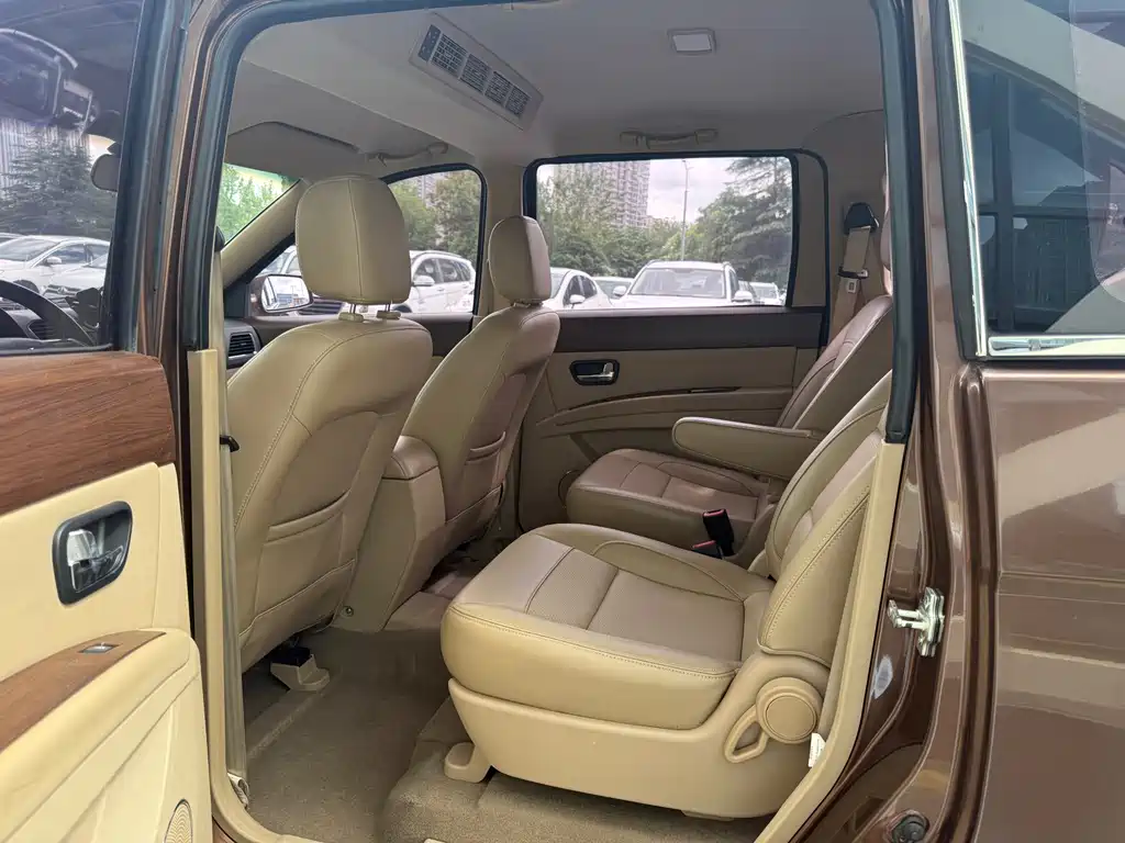 Wuling Hongguang — миниатюра 5