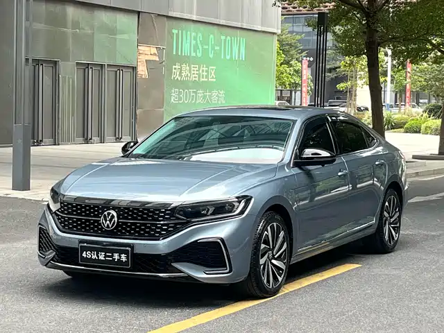 VOLKSWAGEN PASSAT 2022