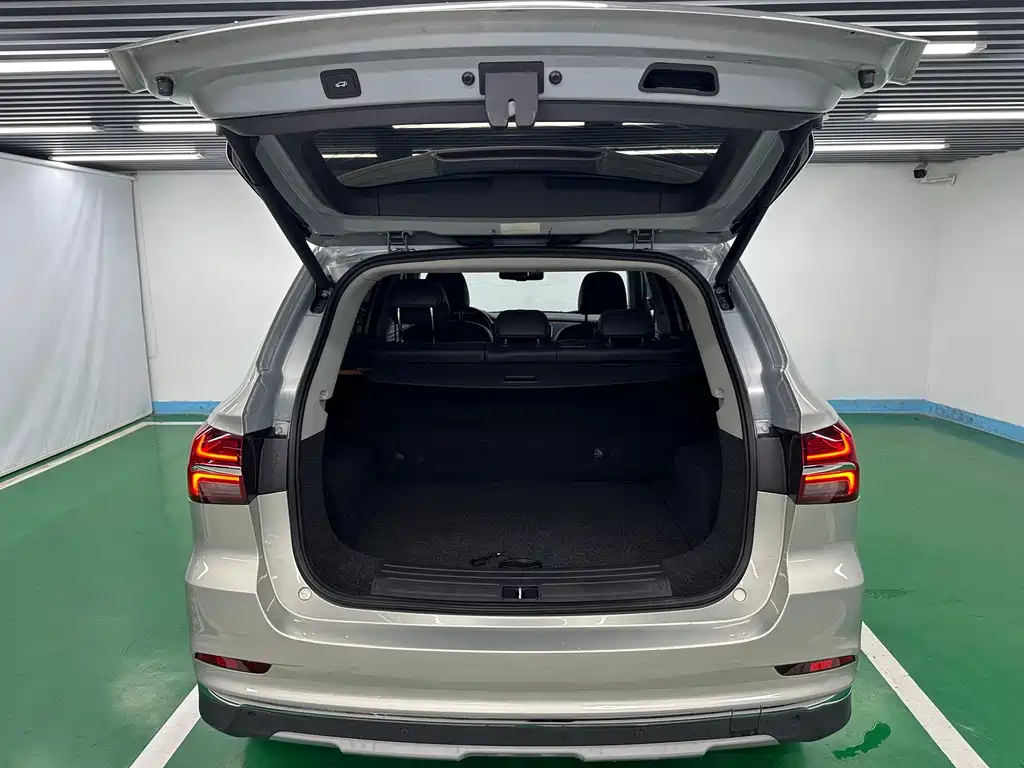 ROEWE RX5 NEW ENERGY