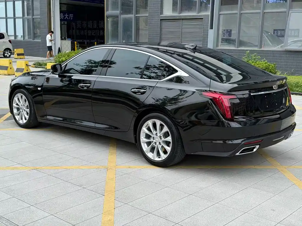 Cadillac CT5 — миниатюра 5