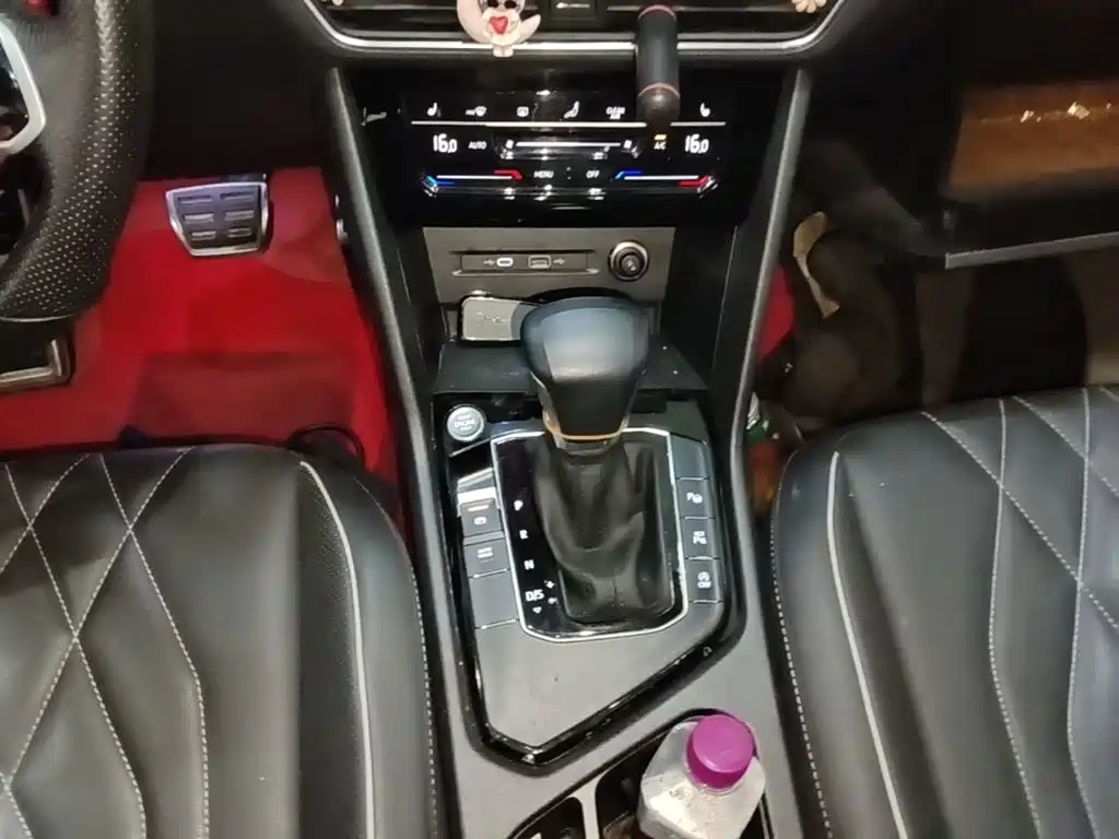 Volkswagen Tiguan L — миниатюра 14