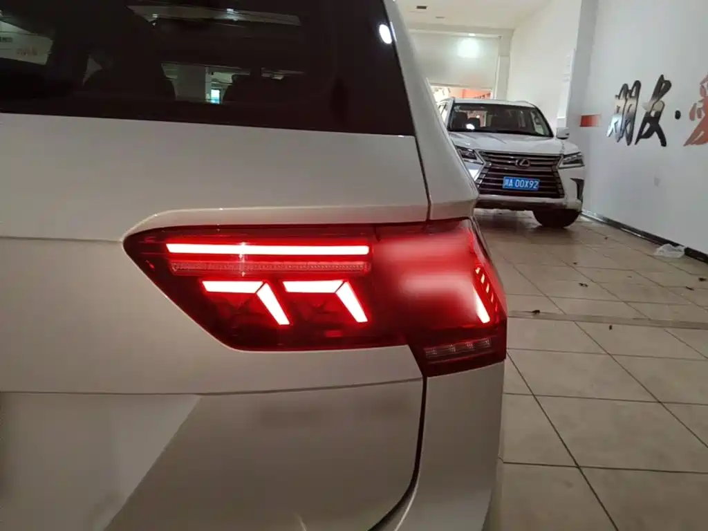 Volkswagen Tiguan L — миниатюра 8