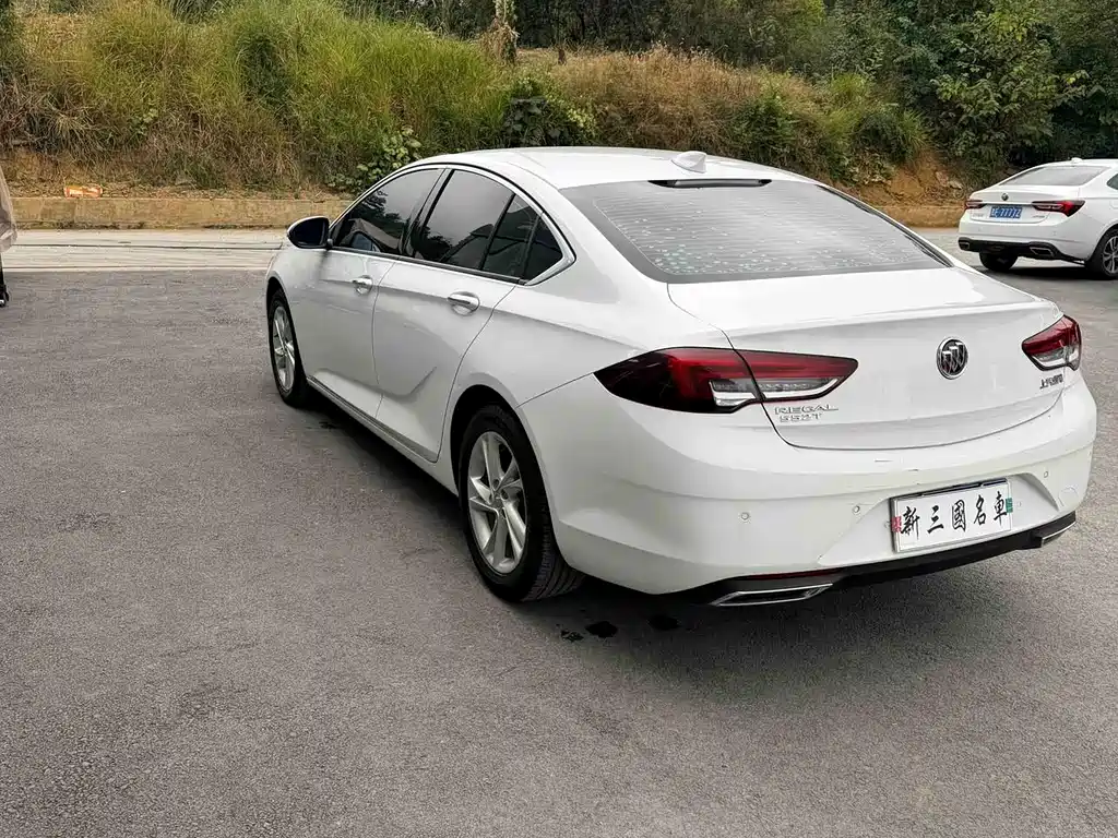 Buick Regal — миниатюра 6