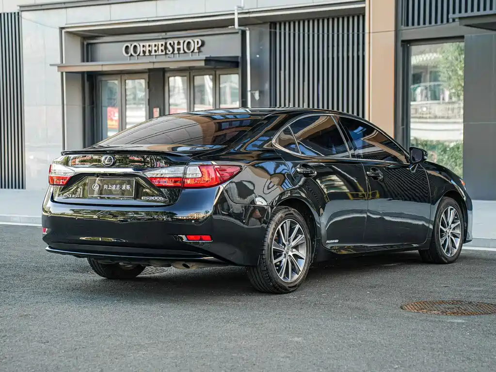 Lexus ES — миниатюра 4