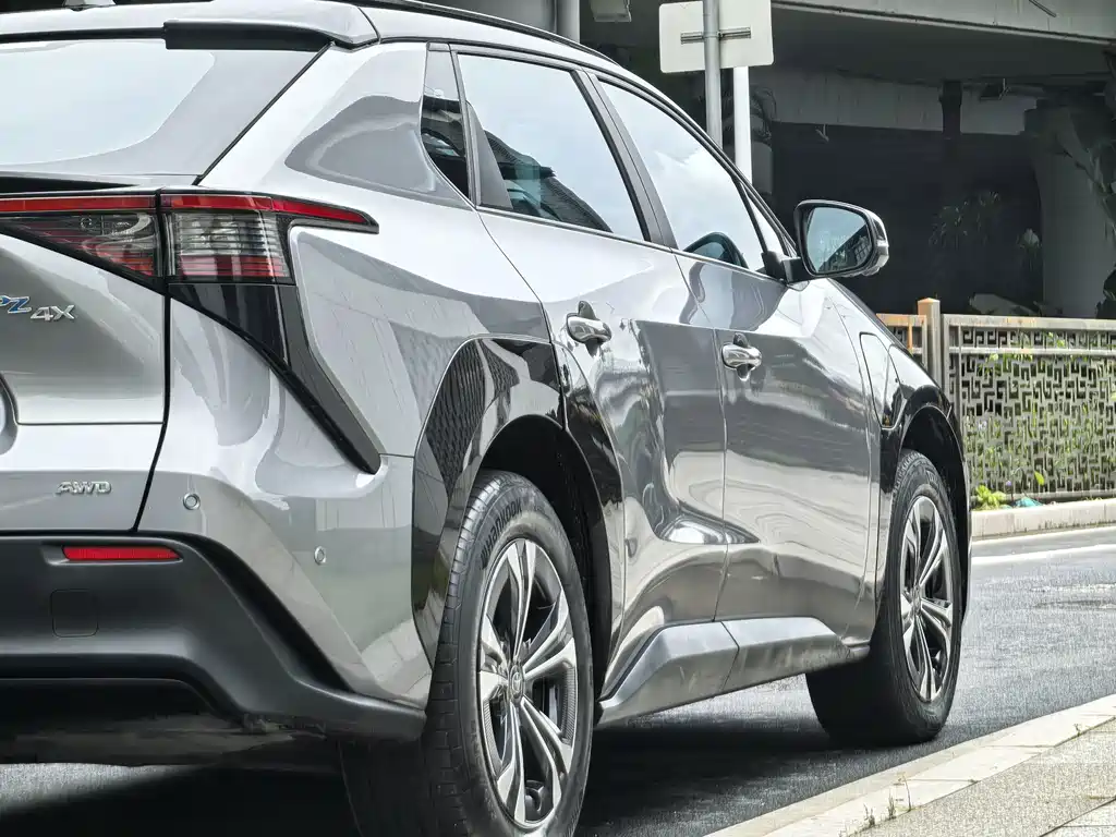 Toyota bZ4X — миниатюра 16