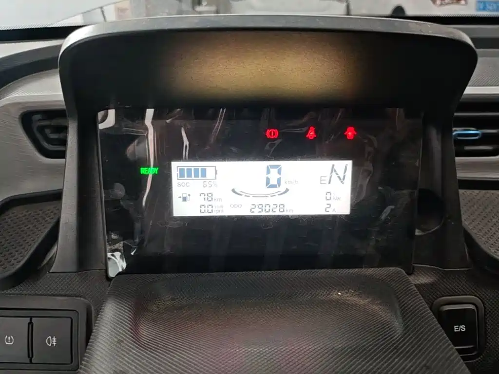 Wuling MINIEV — миниатюра 12