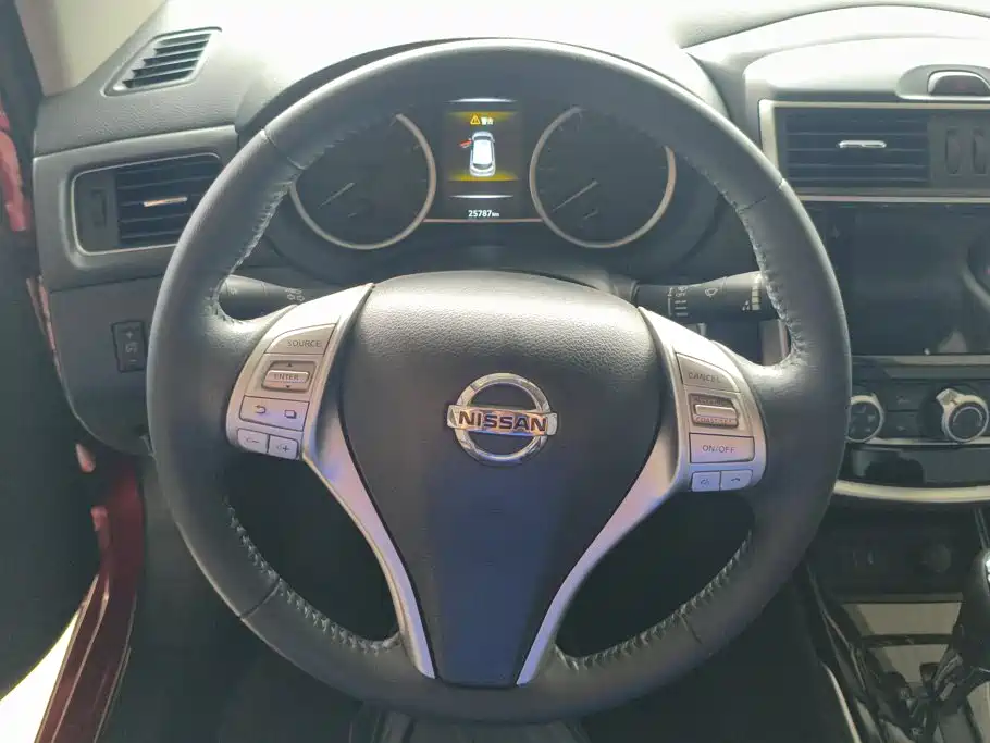 Nissan Tiida — миниатюра 15