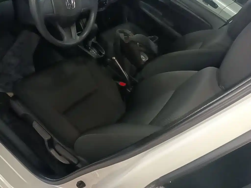 Honda Fit — миниатюра 15