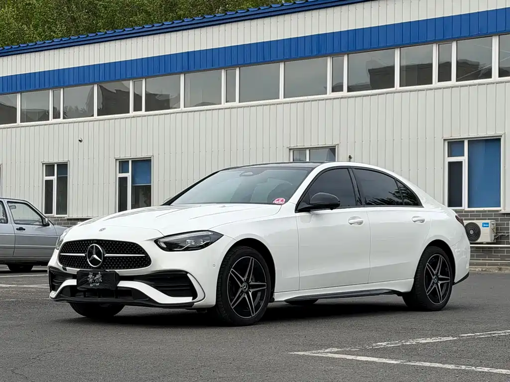 Mercedes-Benz C-Class 2024