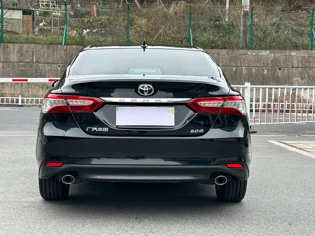 TOYOTA CAMRY