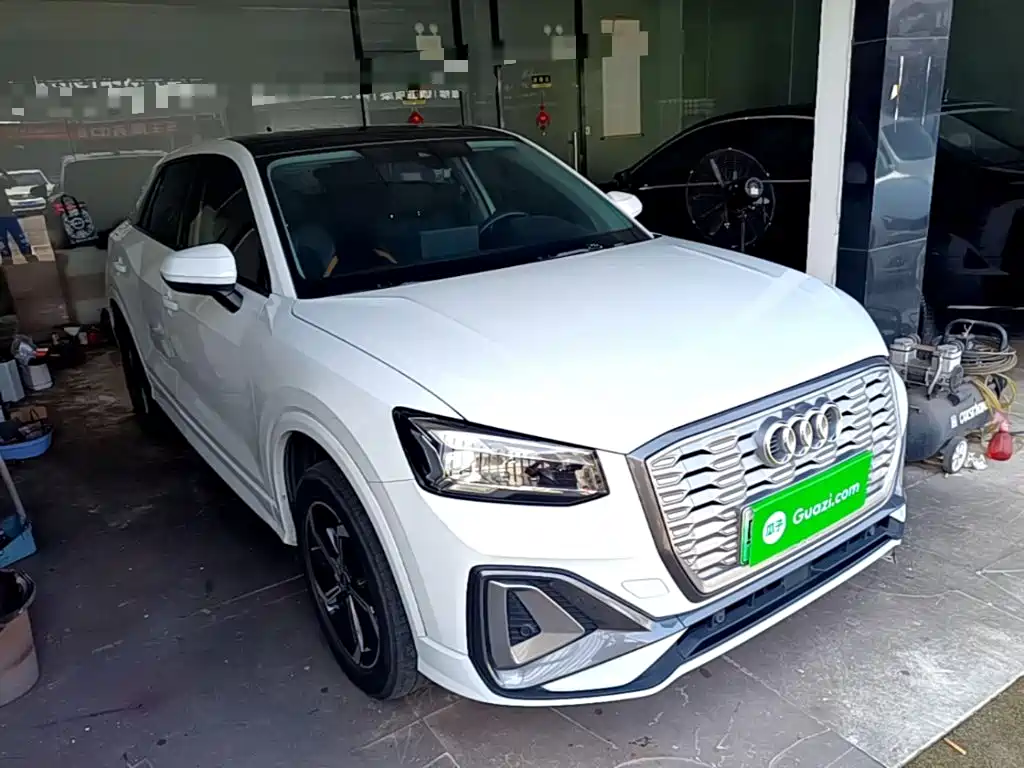 Audi Q2L e-tron — миниатюра 4