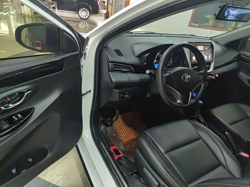 Toyota Yaris L — миниатюра 16