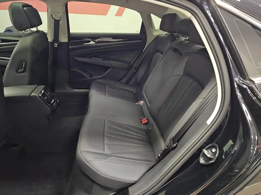 Volkswagen Passat — миниатюра 11